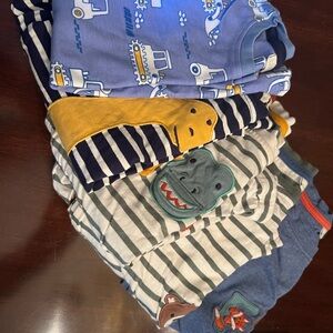 NEW Neverworn JoJo Maman Boys long Sleeves + Sweatshirt 6-7 Year old